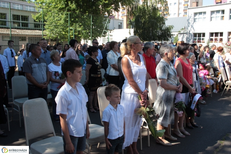 Vécseys diákok búcsúja