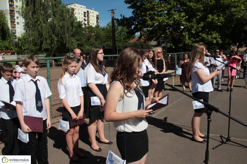 Vécseys diákok búcsúja