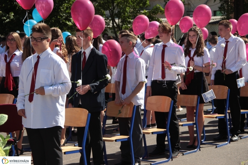 Vécseys diákok búcsúja