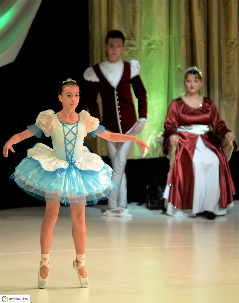 A Qn-Balett évzáró vizsgaelőadásából