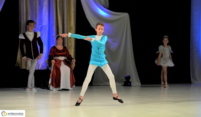 A Qn-Balett évzáró vizsgaelőadásából