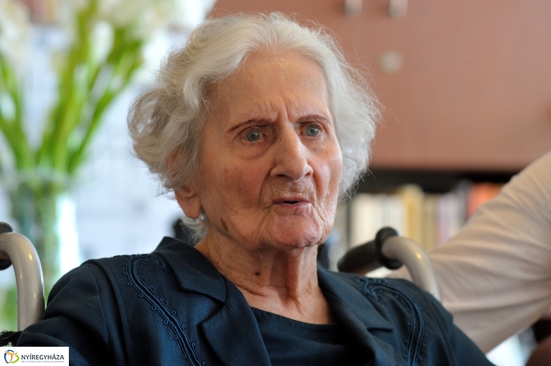 Szépkorú köszöntése - Farkas Miklósné