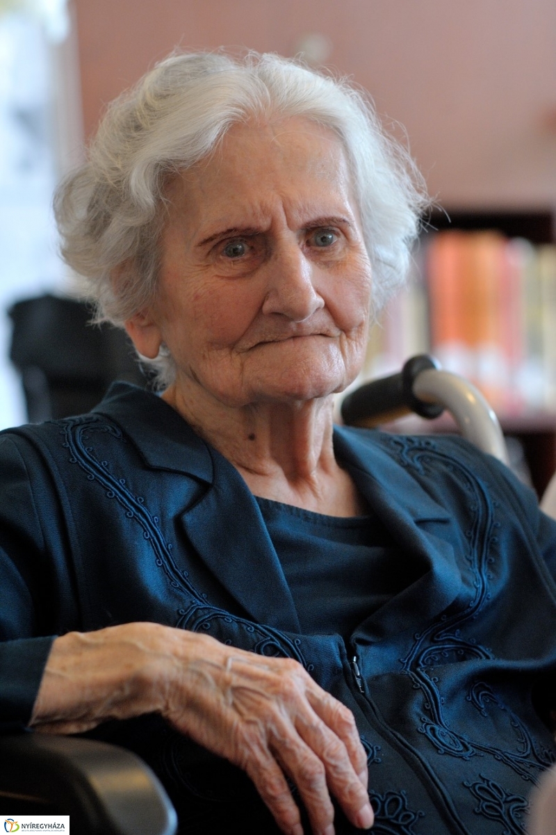 Szépkorú köszöntése - Farkas Miklósné