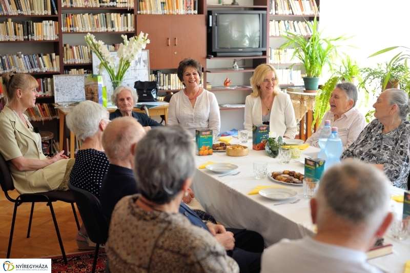 Szépkorú köszöntése - Farkas Miklósné