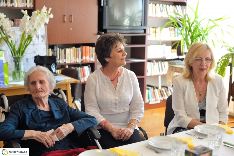 Szépkorú köszöntése - Farkas Miklósné