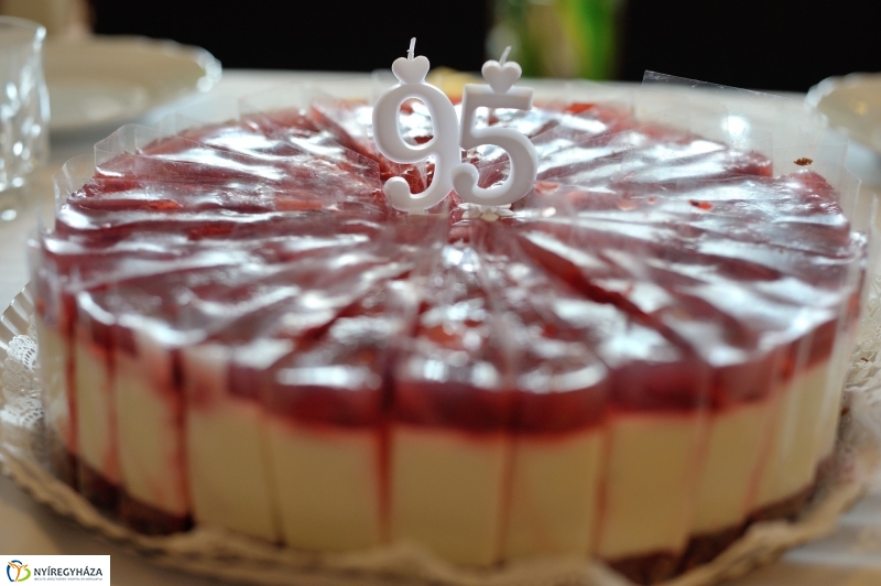 Szépkorú köszöntése - Farkas Miklósné