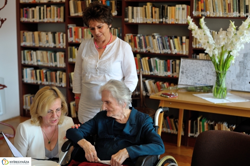 Szépkorú köszöntése - Farkas Miklósné