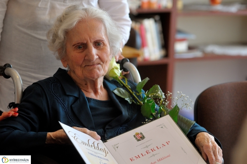 Szépkorú köszöntése - Farkas Miklósné