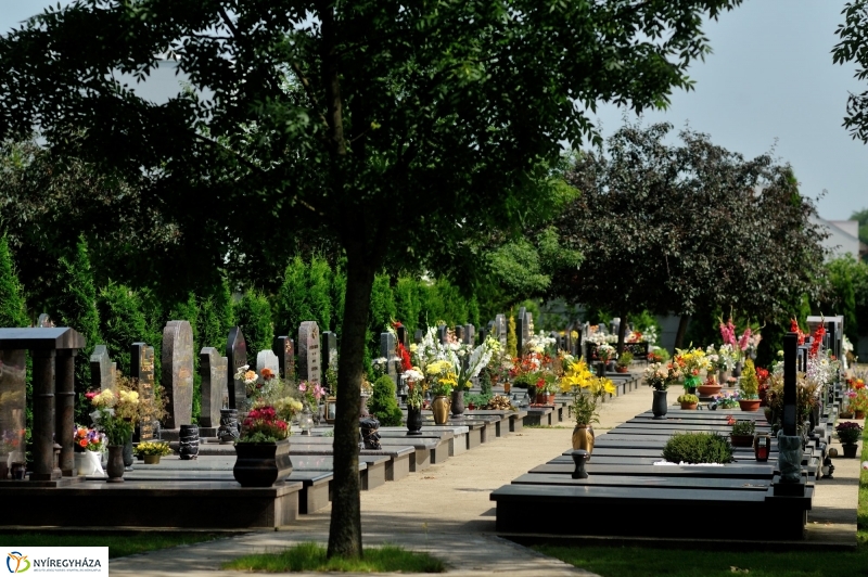 Járőrözés a temetőben