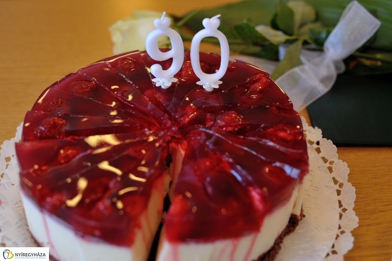 Szépkorú köszöntése - Csirip Andorné