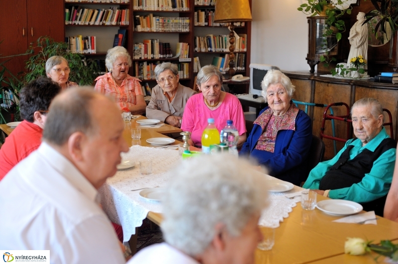 Szépkorú köszöntése - Csirip Andorné