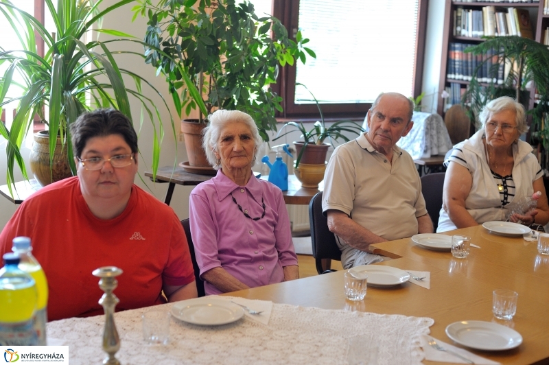 Szépkorú köszöntése - Csirip Andorné