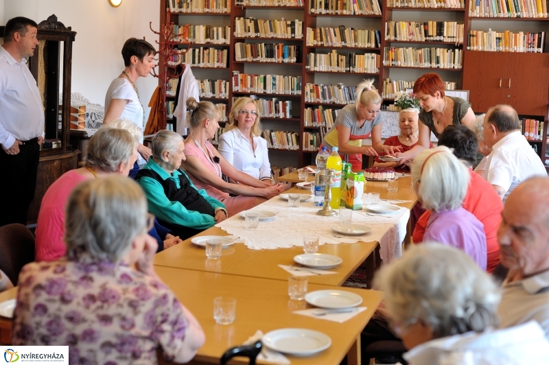 Szépkorú köszöntése - Csirip Andorné