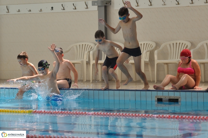 Úszótábor az Arany iskolában