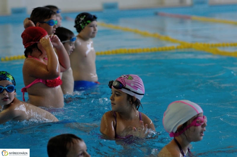 Úszótábor az Arany iskolában