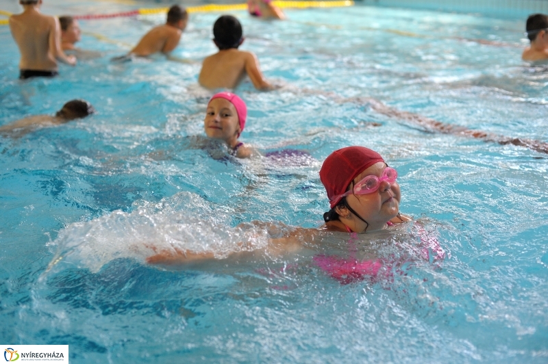 Úszótábor az Arany iskolában