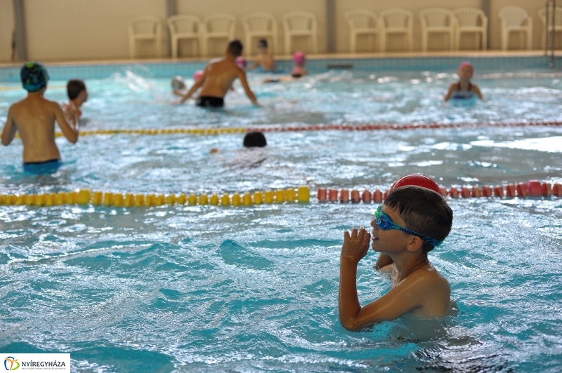 Úszótábor az Arany iskolában