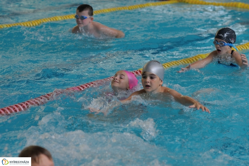 Úszótábor az Arany iskolában