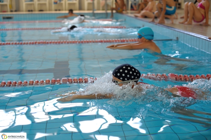Úszótábor az Arany iskolában