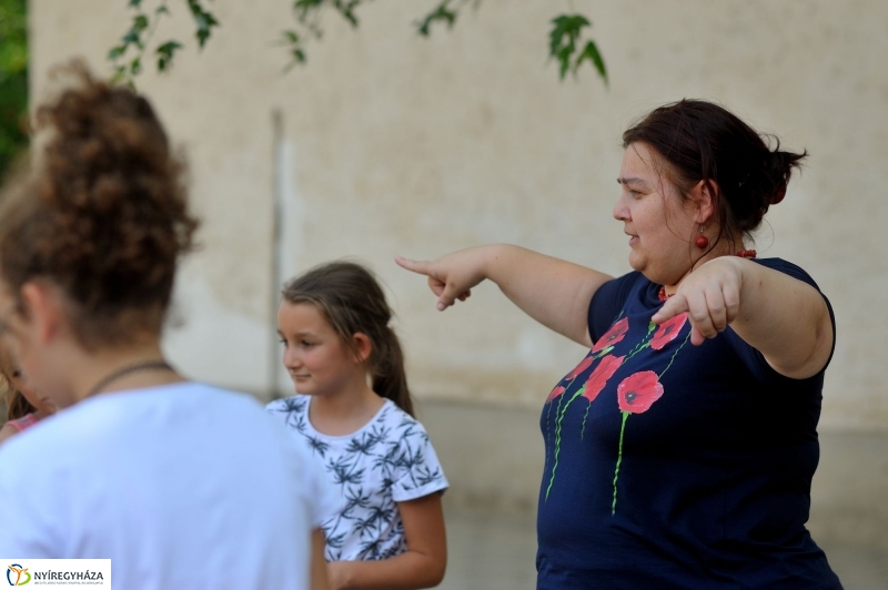 Táborozás a szőlőskerti iskolában
