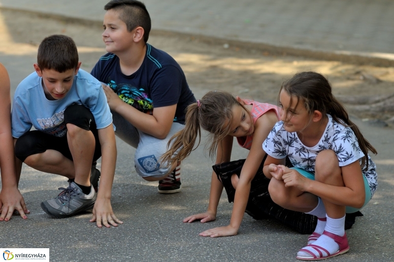 Táborozás a szőlőskerti iskolában