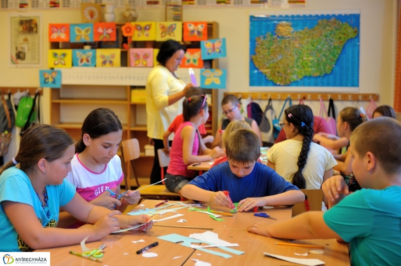 Táborozás a szőlőskerti iskolában
