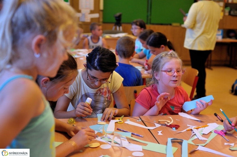 Táborozás a szőlőskerti iskolában