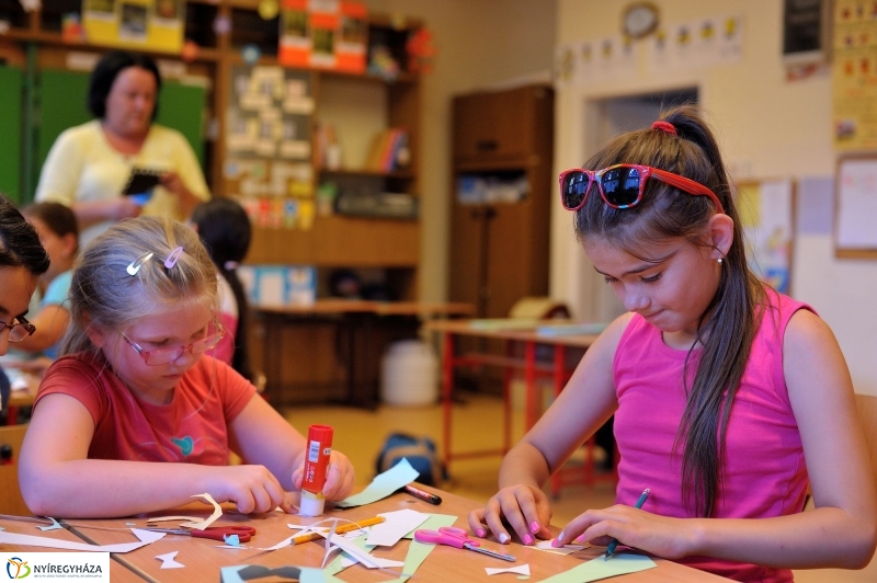 Táborozás a szőlőskerti iskolában