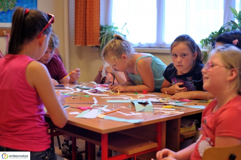 Táborozás a szőlőskerti iskolában