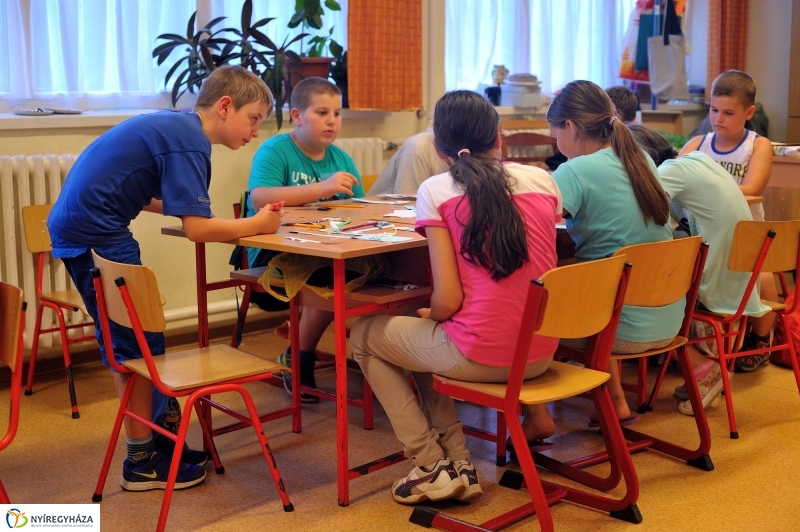 Táborozás a szőlőskerti iskolában