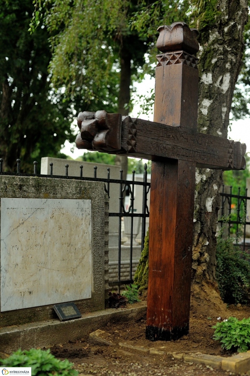 Felújították Jósa András síremlékét