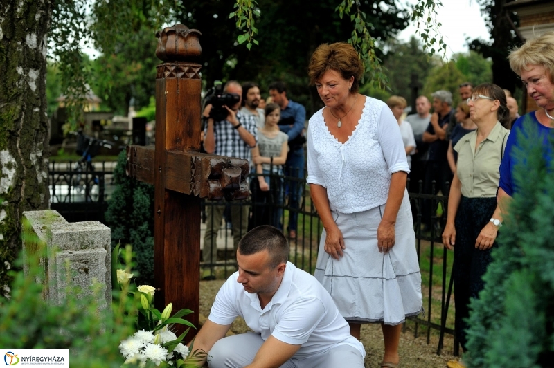 Felújították Jósa András síremlékét