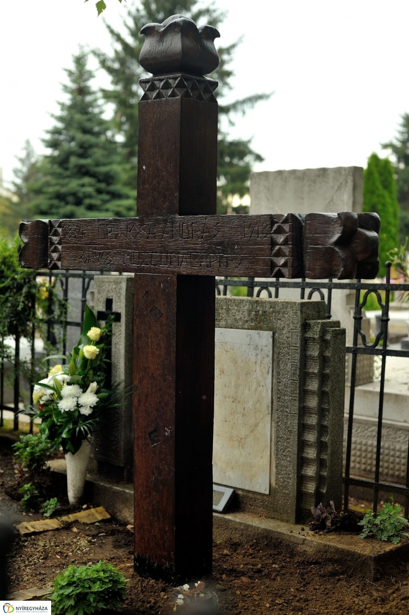Felújították Jósa András síremlékét