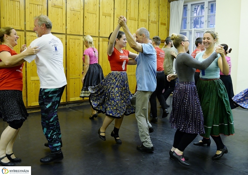 Megkezdődtek a Tirpák Lakodalmas táncpróbái