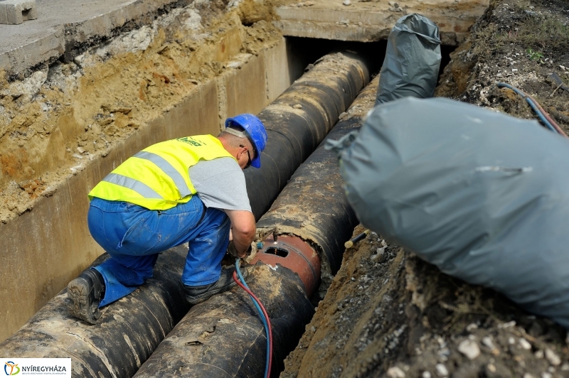Nyírtávhő - csővezetékek cseréje a Mező utcán