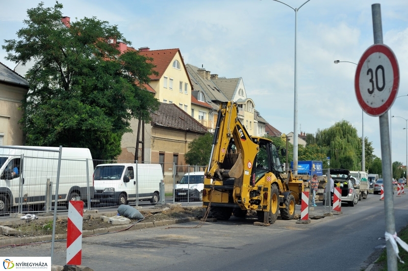 Nyírtávhő - csővezetékek cseréje a Mező utcán