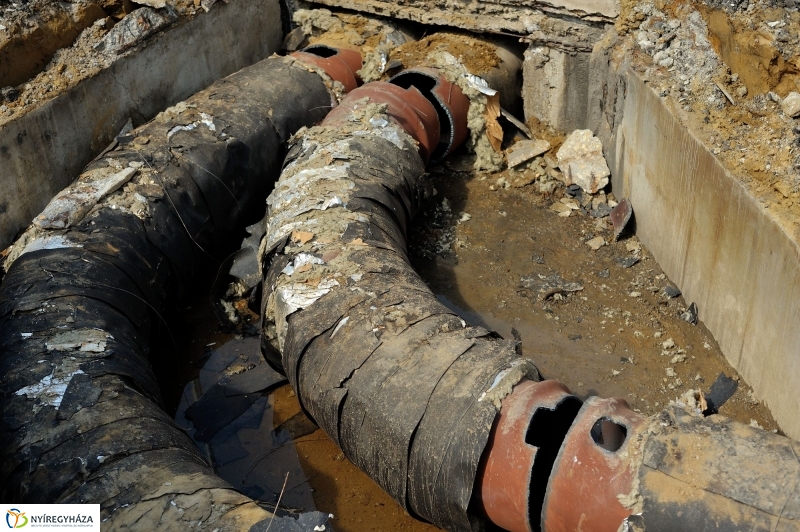 Nyírtávhő - csővezetékek cseréje a Mező utcán