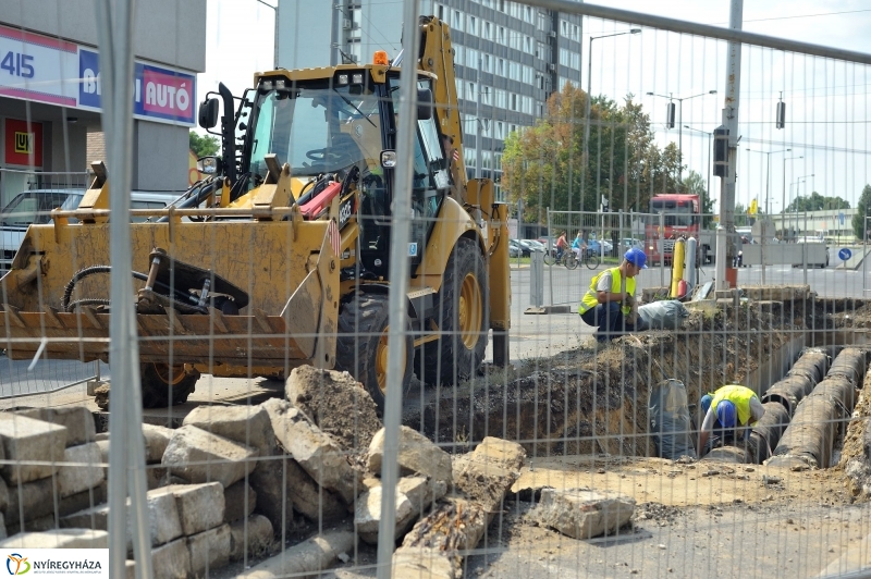 Nyírtávhő - csővezetékek cseréje a Mező utcán