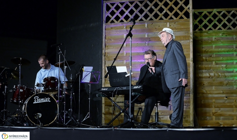 Bogrogi Gyula-Voith Ági a Mandala Dalszínház Színpadán