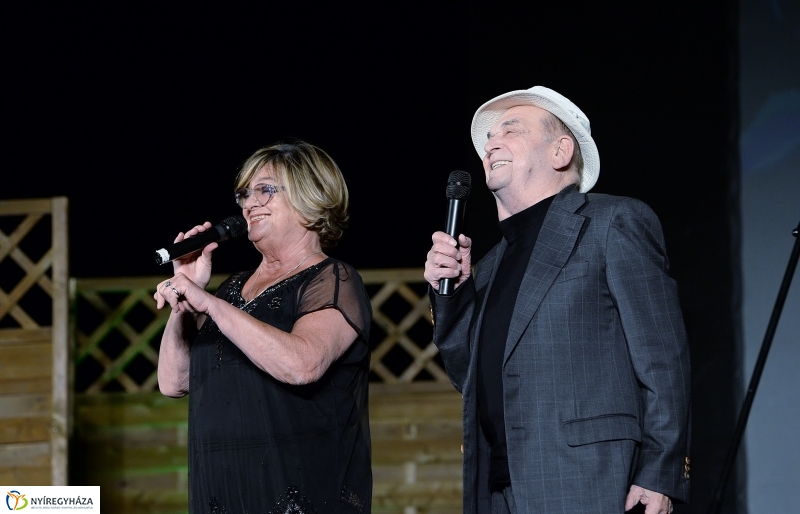 Bogrogi Gyula-Voith Ági a Mandala Dalszínház Színpadán