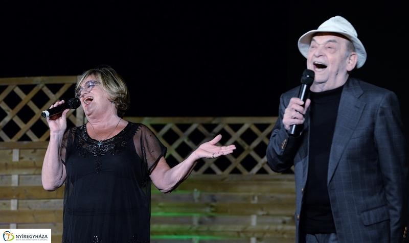 Bogrogi Gyula-Voith Ági a Mandala Dalszínház Színpadán