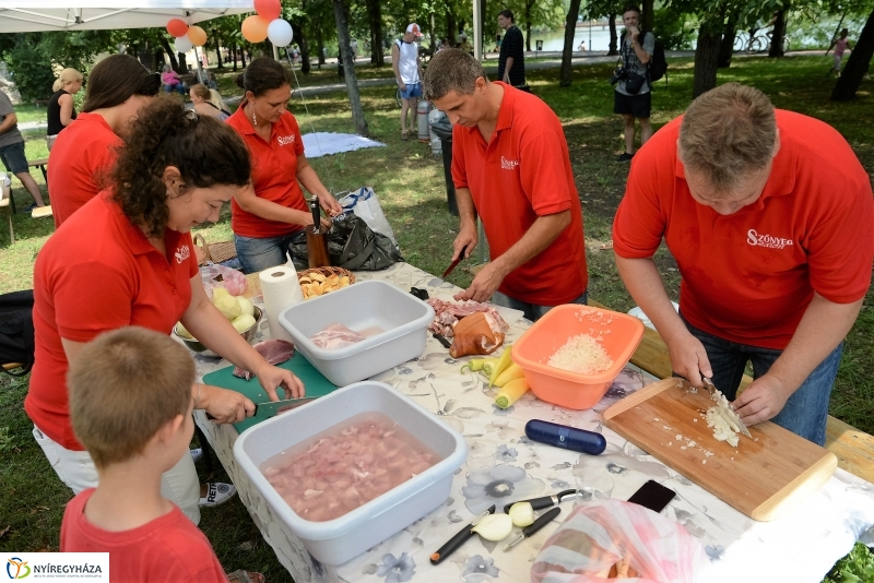 Barkács-bogrács főzőverseny a Krúdy sétányon