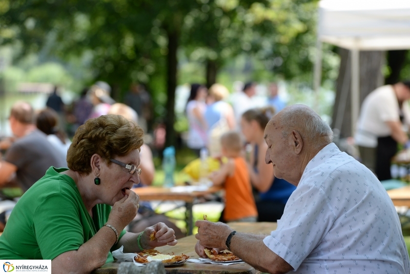 Barkács-bogrács főzőverseny a Krúdy sétányon