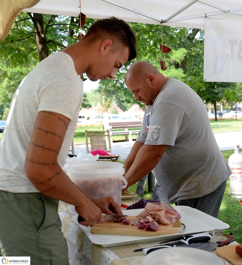Barkács-bogrács főzőverseny a Krúdy sétányon