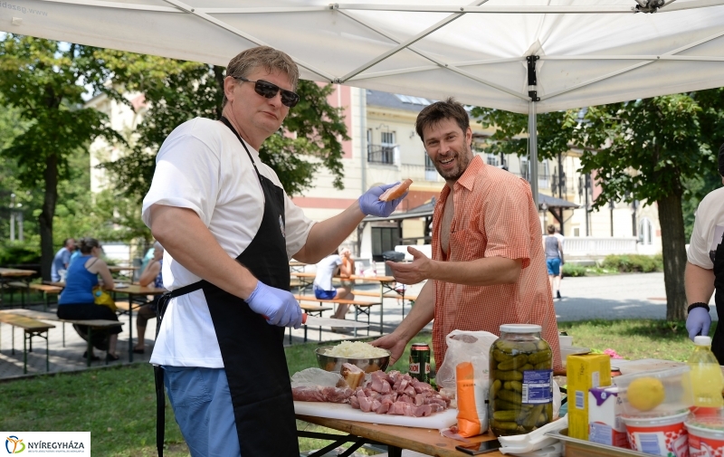 Barkács-bogrács főzőverseny a Krúdy sétányon