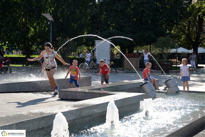 Nyári virágos belváros