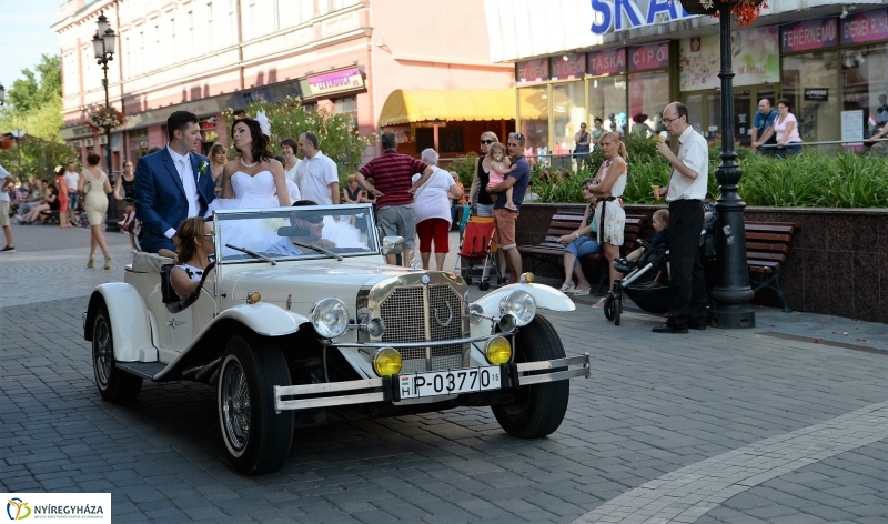 Nyári virágos belváros