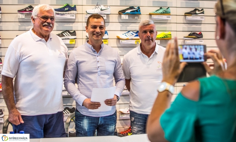 Támogatás az INTERSPORT-tól