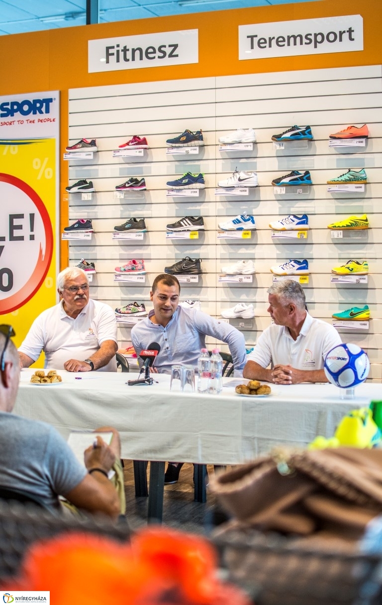 Támogatás az INTERSPORT-tól