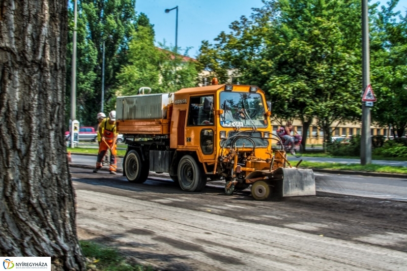 Felújítási munkálatok a Vasvári Pál utcán